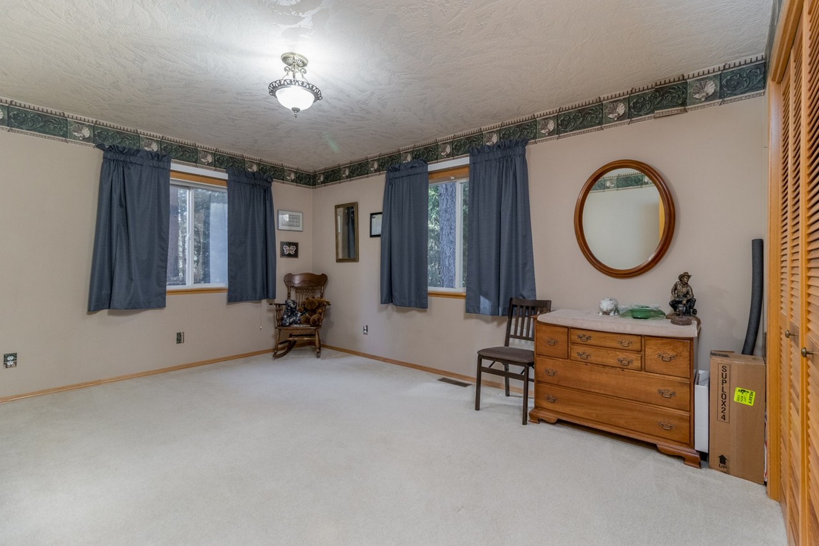 Moyie Springs, Idaho, 83845, United States, 4 Bedrooms Bedrooms, ,3 BathroomsBathrooms,Residential,For Sale,2033523