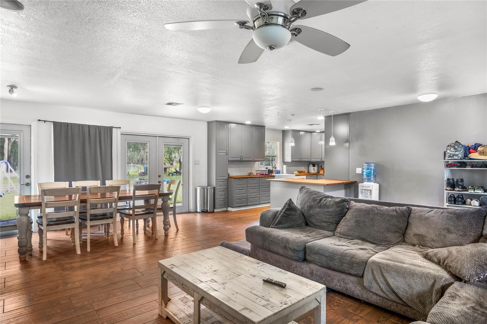MIMS, Florida, 32754, United States, 3 Bedrooms Bedrooms, ,2 BathroomsBathrooms,Residential,For Sale,1878459