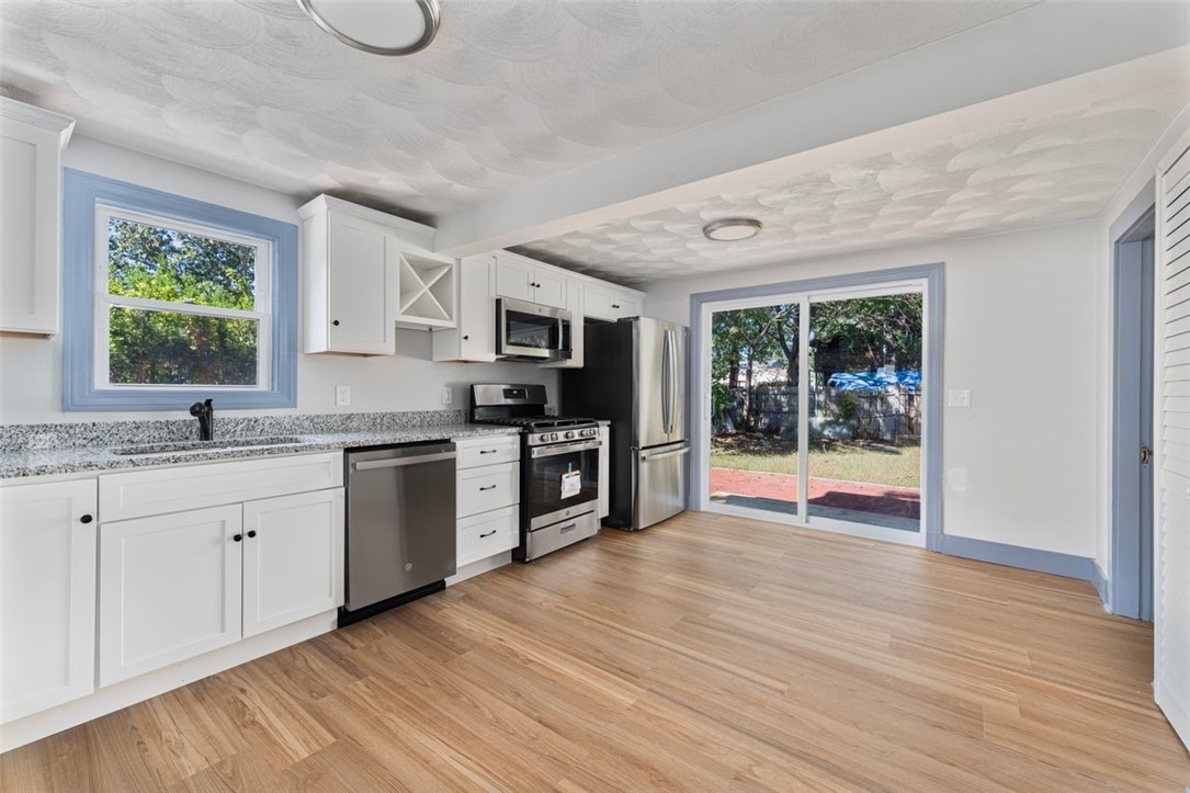 Warwick, Rhode Island, 02889, United States, 4 Bedrooms Bedrooms, ,2 BathroomsBathrooms,Residential,For Sale,1988287