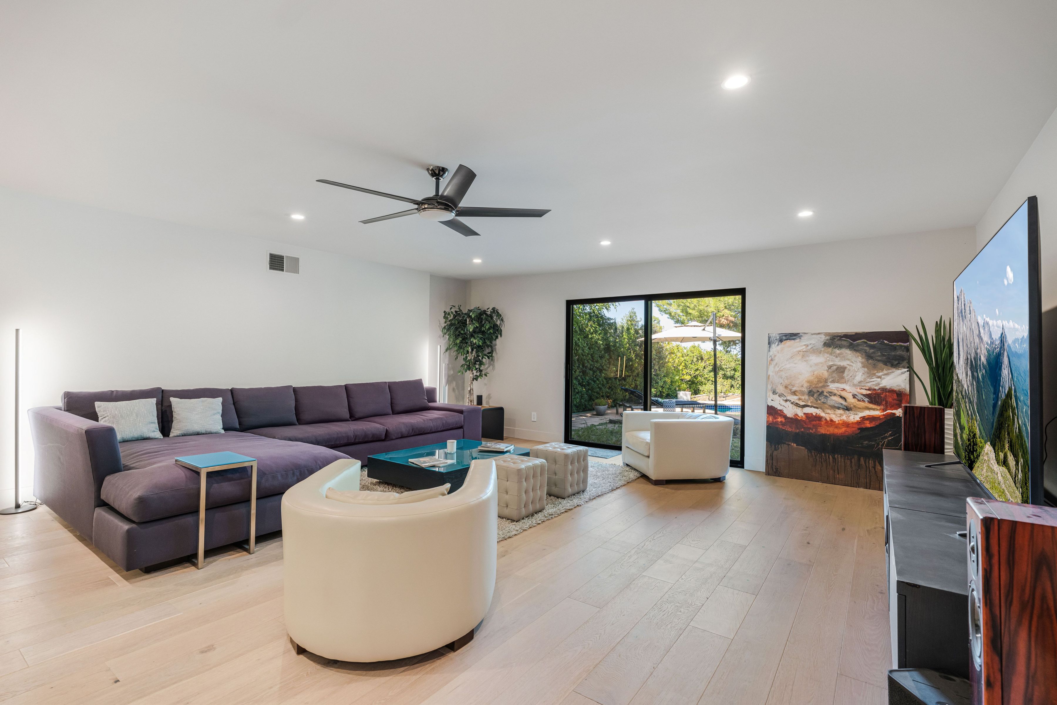  5950 Winnetka Avenue - 物件實景