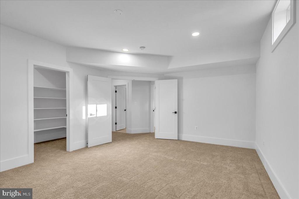 Oak Hill, Virginia, 20171, United States, 4 Bedrooms Bedrooms, ,6 BathroomsBathrooms,Residential,For Sale,2006195