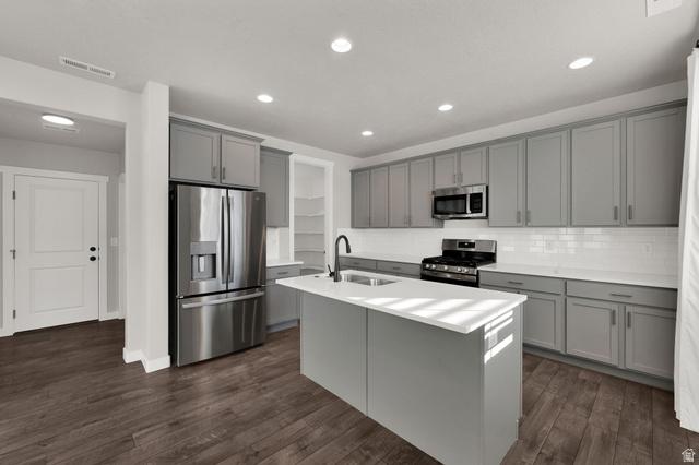 Kamas, Utah, 84036, United States, 3 Bedrooms Bedrooms, ,3 BathroomsBathrooms,Residential,For Sale,2013500