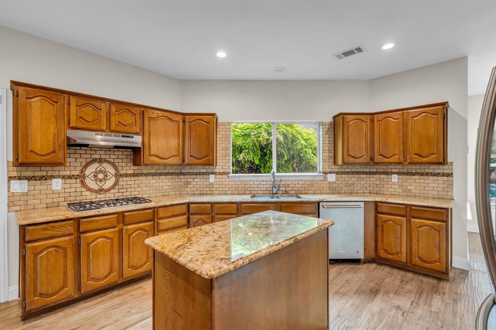 Grapevine, Texas, 76051, United States, 4 Bedrooms Bedrooms, ,4 BathroomsBathrooms,Residential,For Sale,1943655