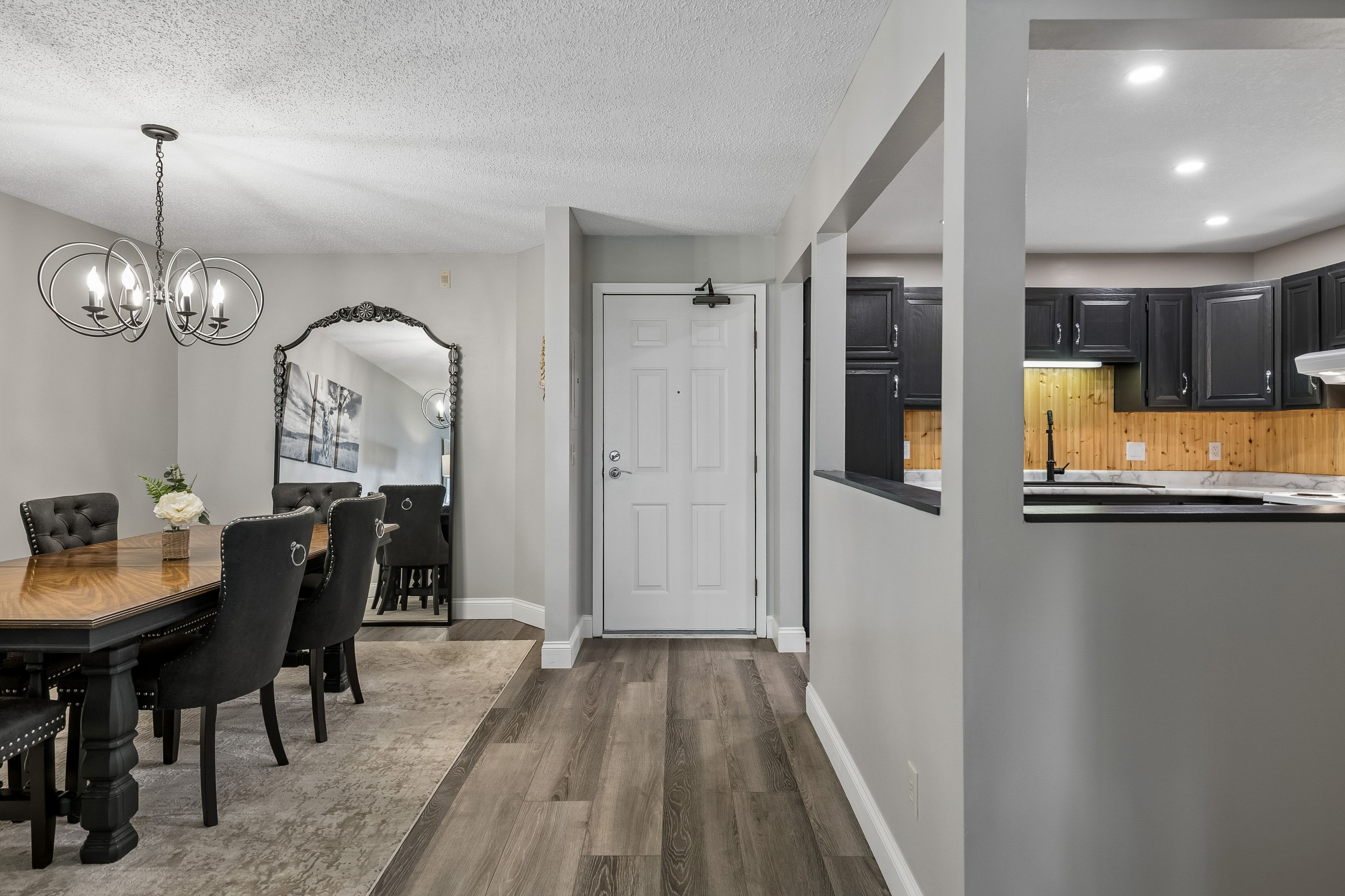  Ground Floor Condo with Peaceful Views and Exceptional Amenities - 物件實景