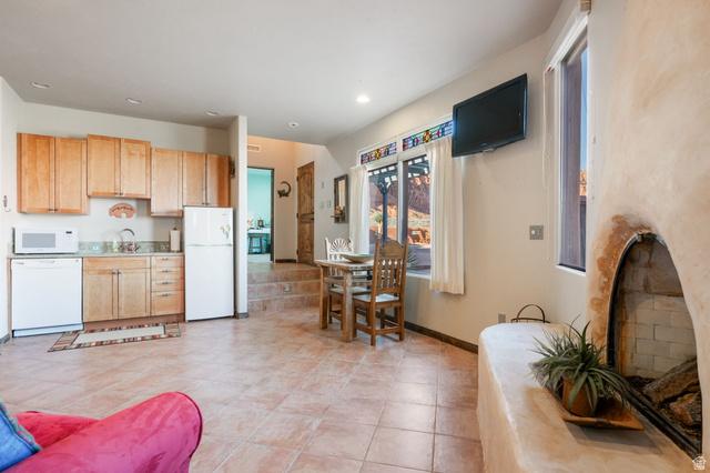 Ivins, Utah, 84738, United States, 3 Bedrooms Bedrooms, ,3 BathroomsBathrooms,Residential,For Sale,2048835