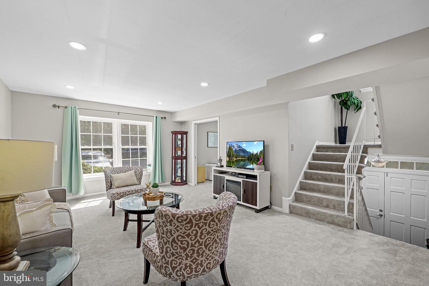 Springfield, Virginia, 22153, United States, 4 Bedrooms Bedrooms, ,4 BathroomsBathrooms,Residential,For Sale,1917317