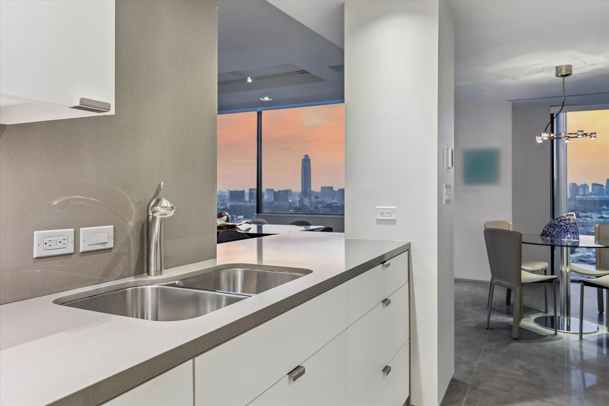  15 Greenway Plaza #29B - 物件實景