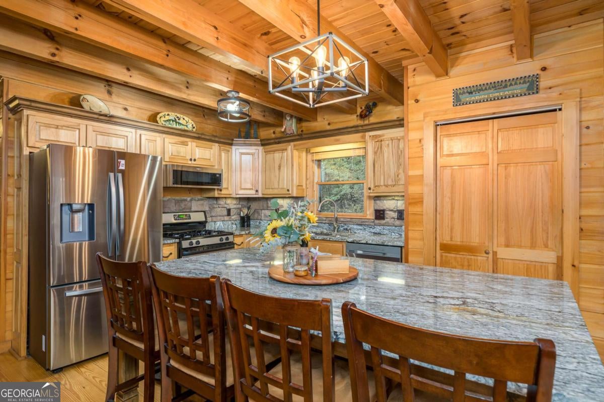 Ellijay, Georgia, 30540, United States, 3 Bedrooms Bedrooms, ,2 BathroomsBathrooms,Residential,For Sale,1972066