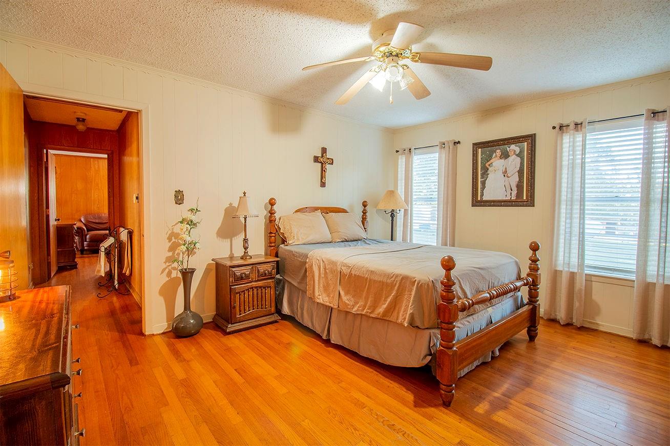 Grand Saline, Texas, 75140, United States, 4 Bedrooms Bedrooms, ,2 BathroomsBathrooms,Residential,For Sale,1857239