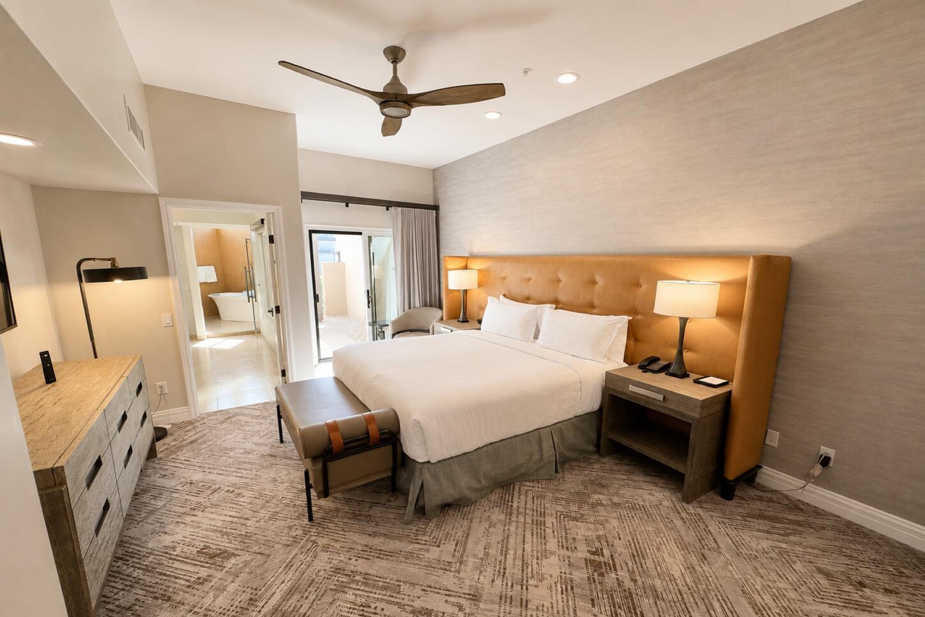  6000 E Camelback Road  Scottsdale, AZ - 物件實景