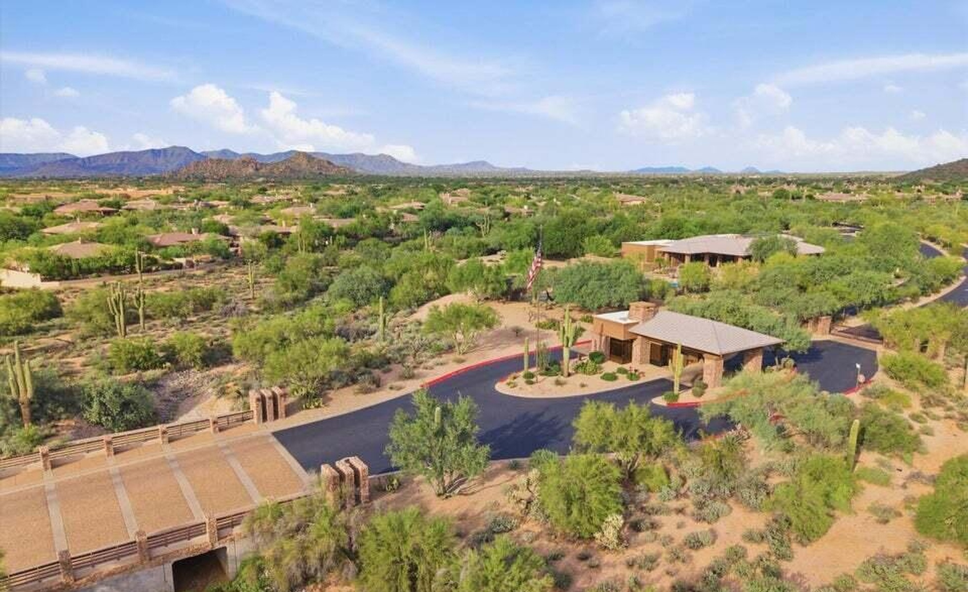  7696 E Moura Dr  Scottsdale, AZ - 物件實景