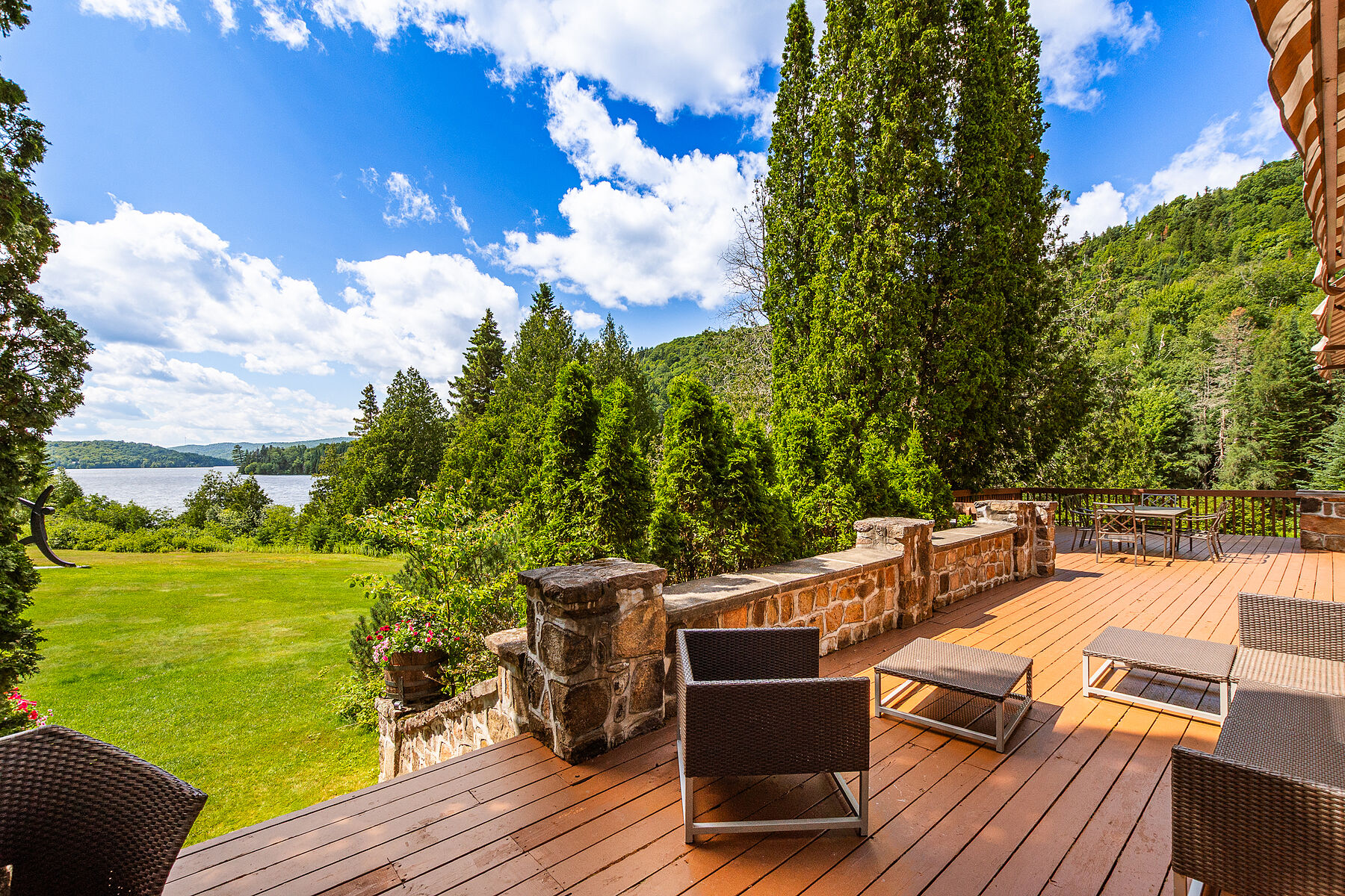  Remarkable Waterfront Estate - 物件實景
