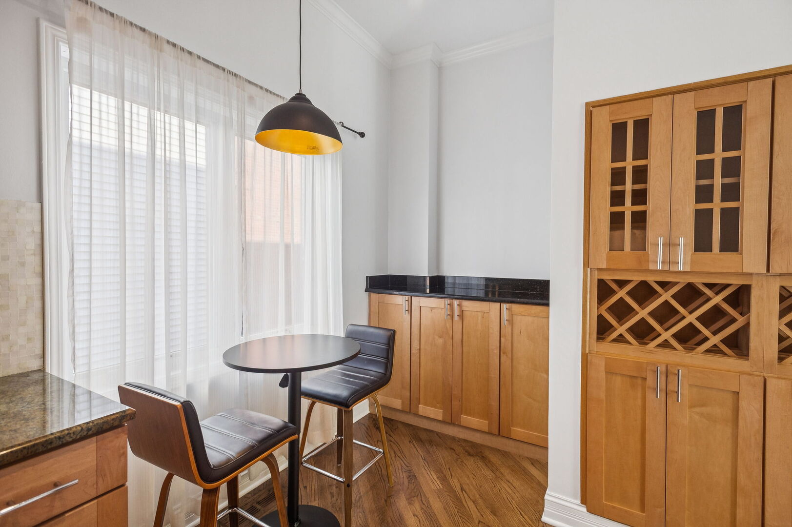 Evanston, Illinois, 60202, United States, 3 Bedrooms Bedrooms, ,3 BathroomsBathrooms,Residential,For Sale,1947564