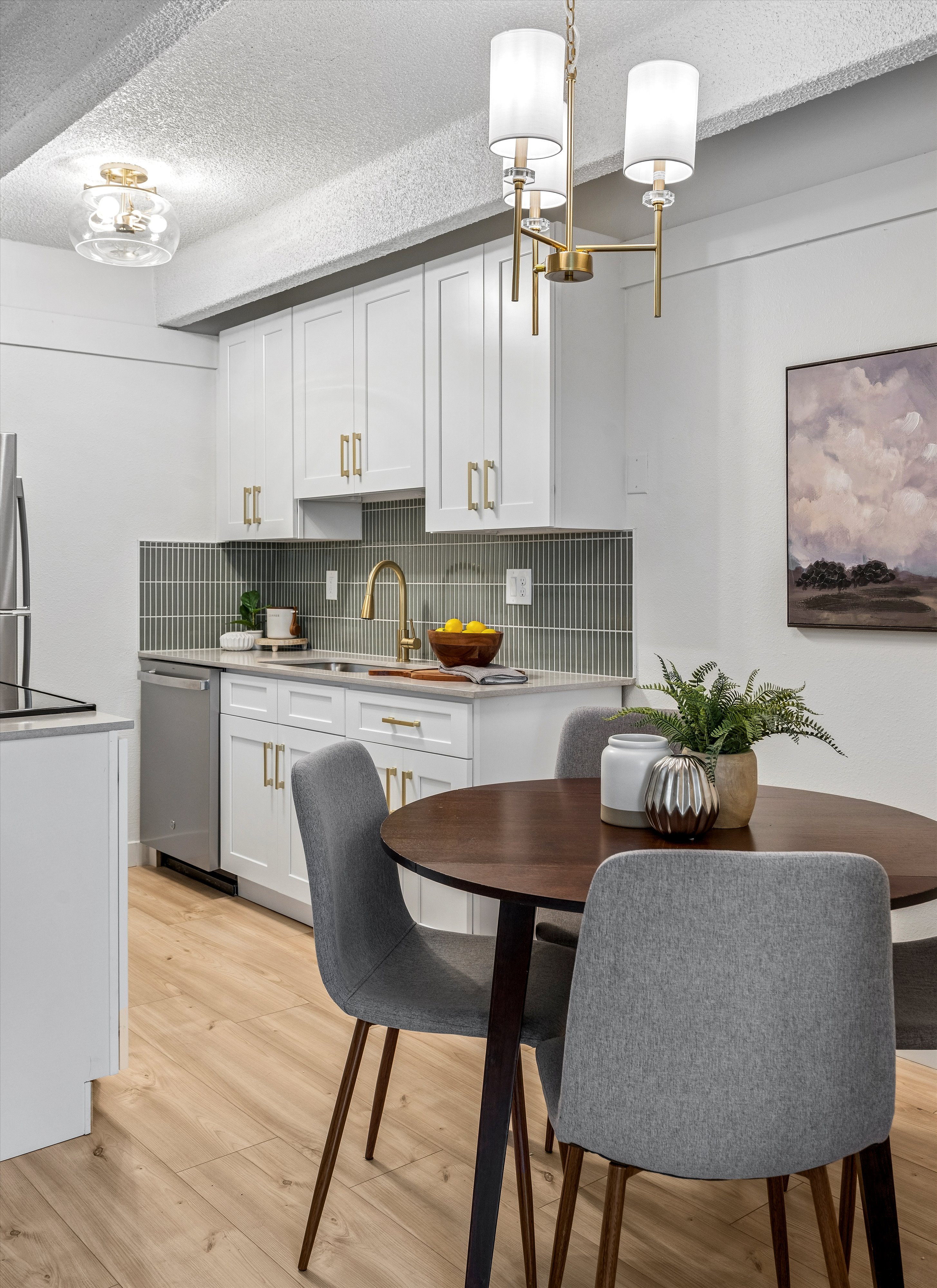  Beautifully Remodeled and Move-in Ready - 物件實景