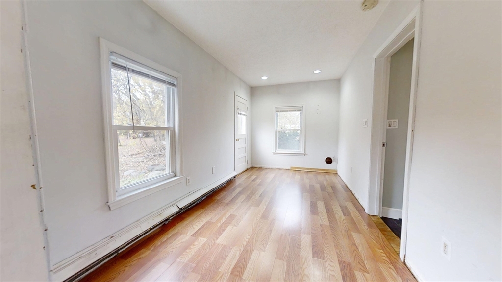 Needham, Massachusetts, 02492, United States, 3 Bedrooms Bedrooms, ,2 BathroomsBathrooms,Residential,For Sale,1988292