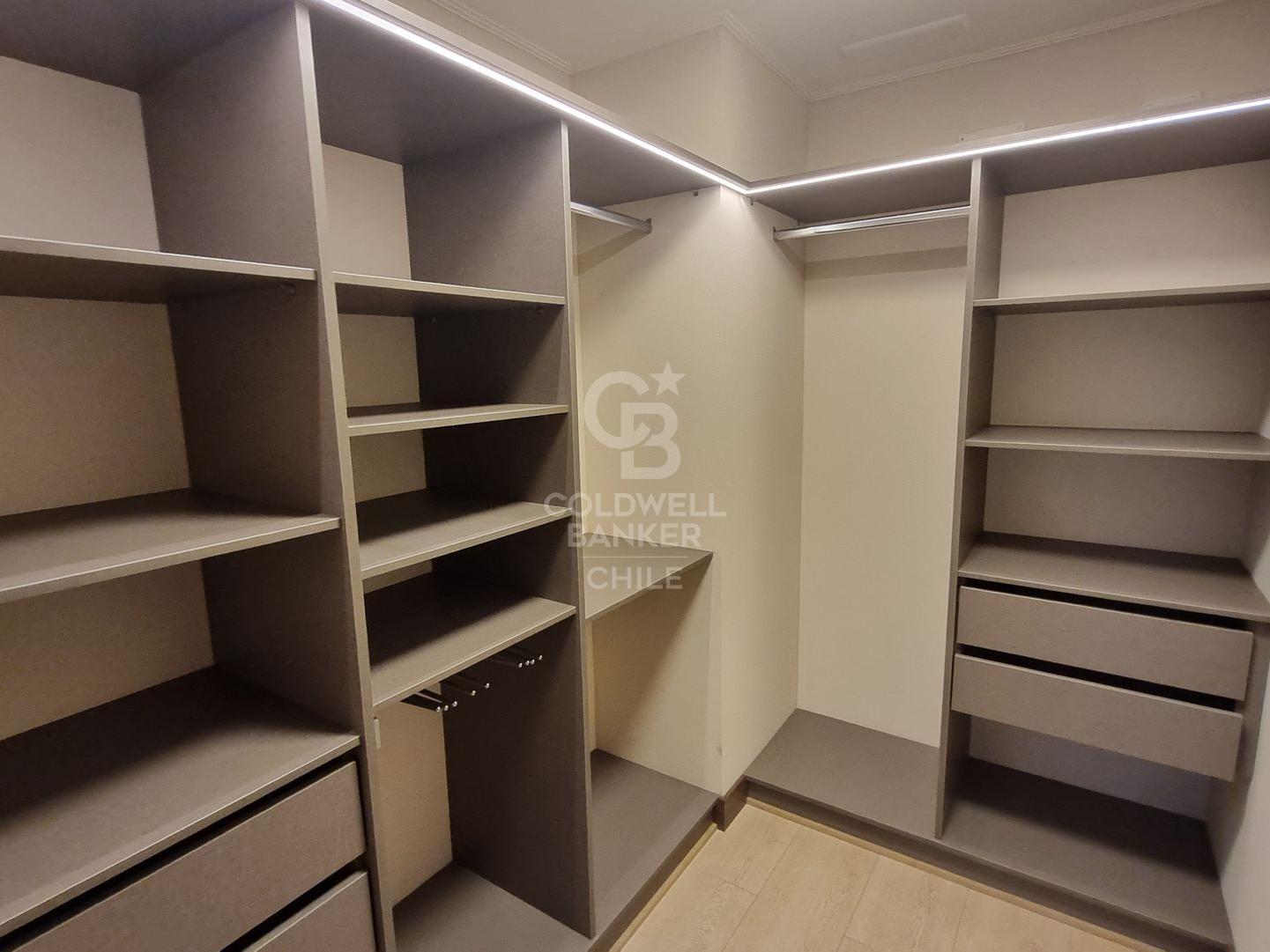 Lo Barnechea, Chile, 2 Bedrooms Bedrooms, ,2 BathroomsBathrooms,Residential,For Sale,1807133