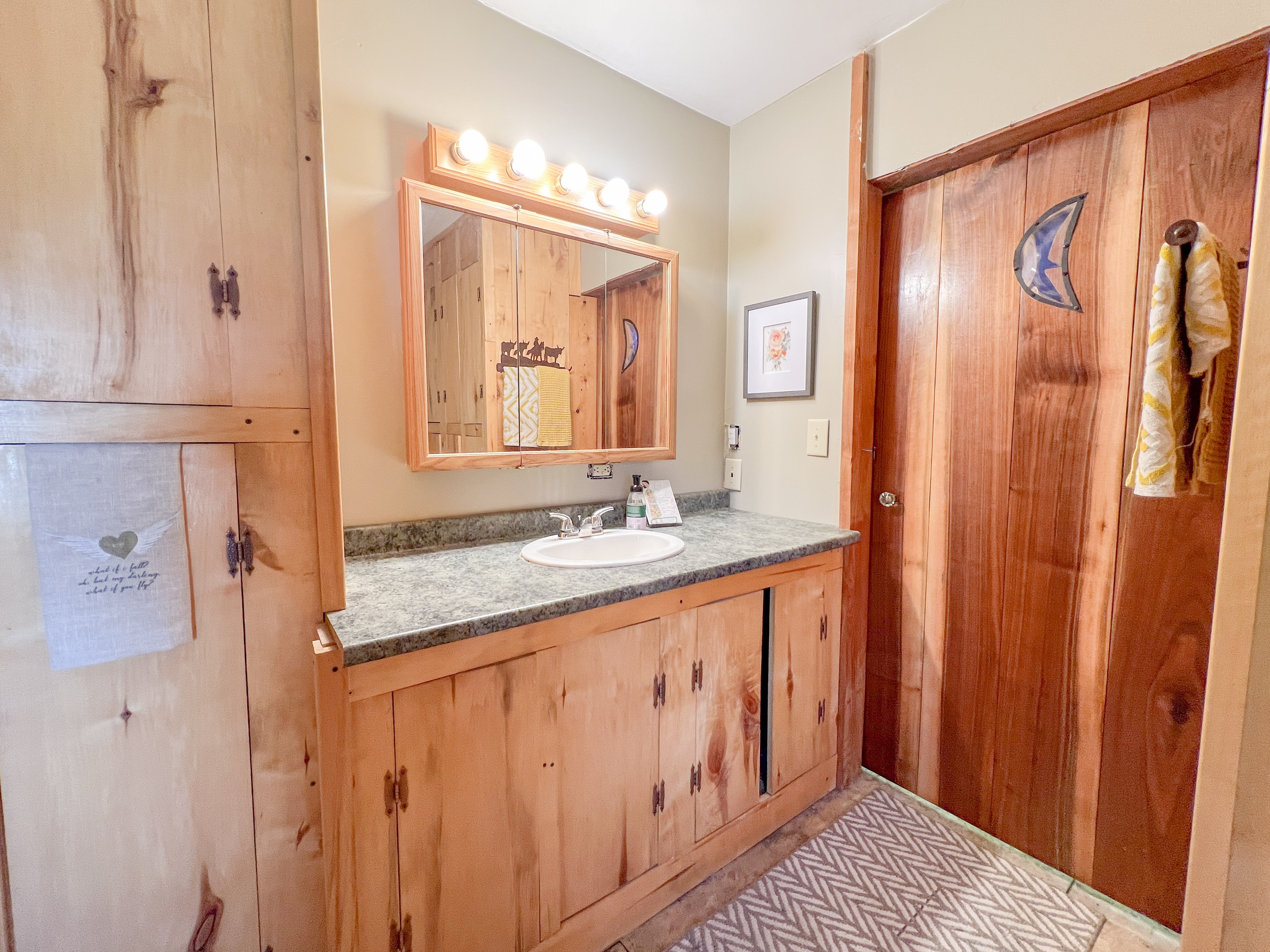 Kettle Falls, Washington, 99141, United States, 3 Bedrooms Bedrooms, ,2 BathroomsBathrooms,Residential,For Sale,1985709