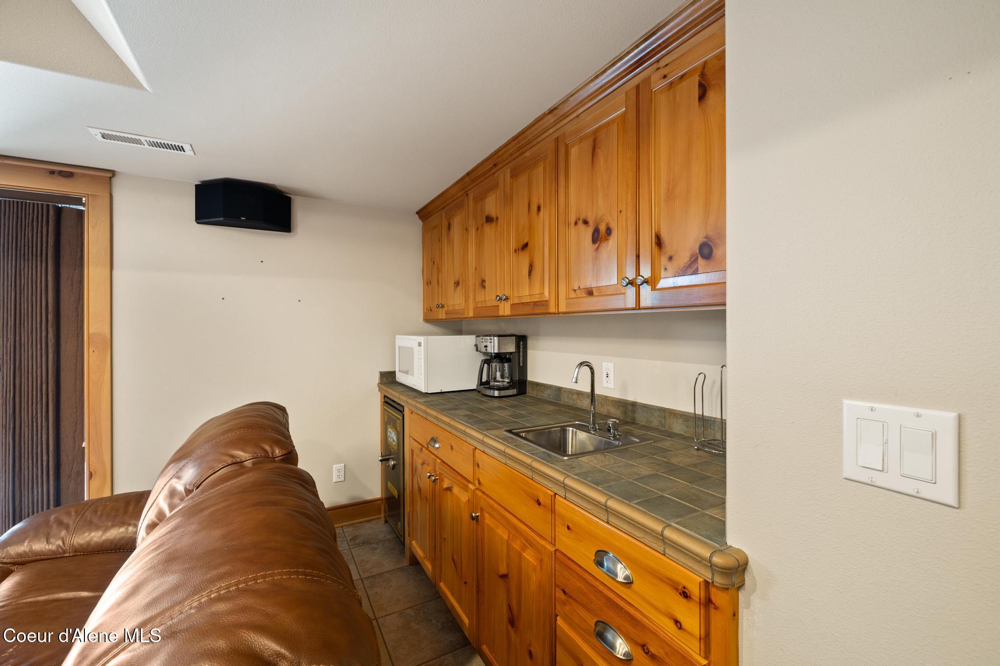 Harrison, Idaho, 83833, United States, 4 Bedrooms Bedrooms, ,5 BathroomsBathrooms,Residential,For Sale,1895390