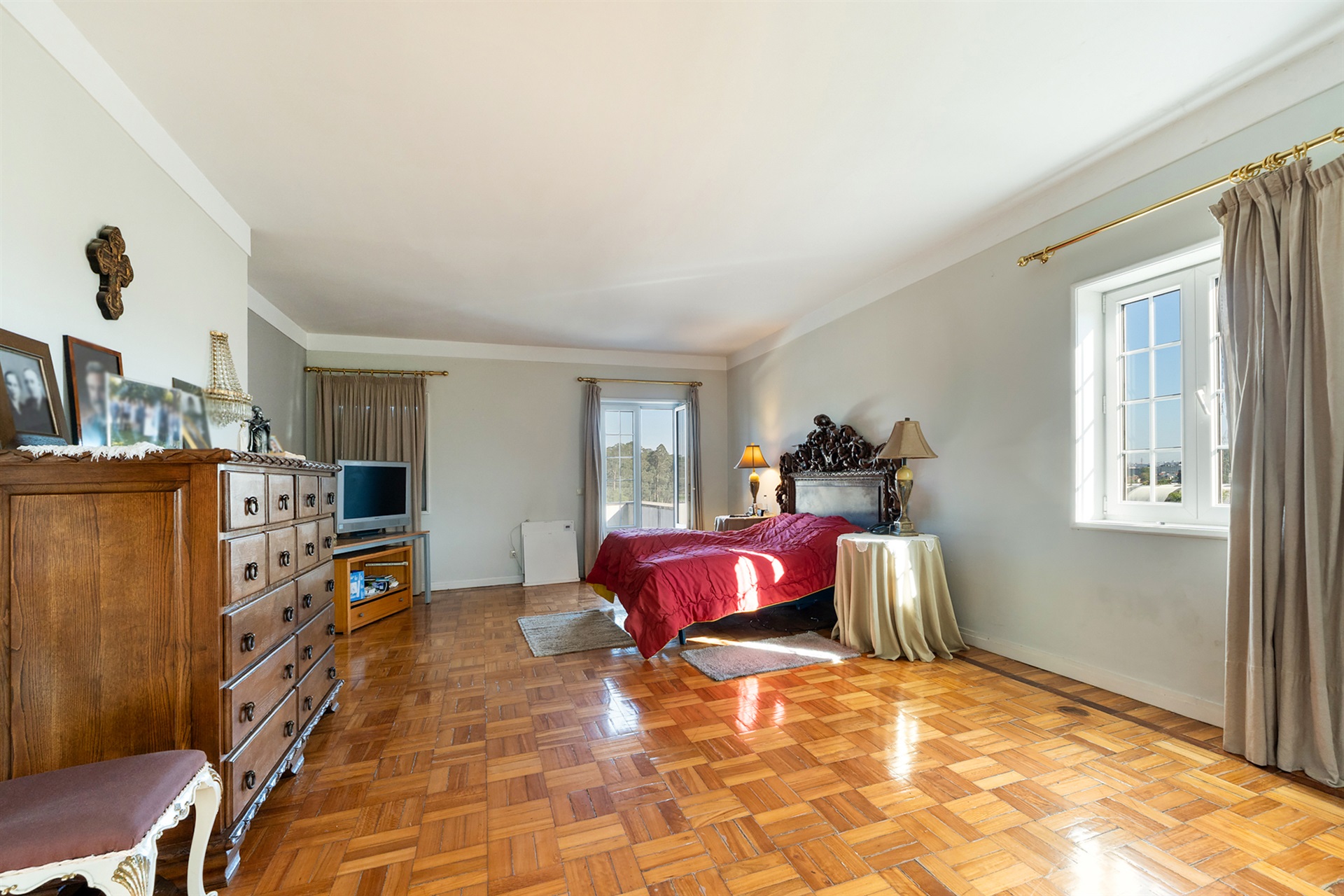  Manor House, 5 bedrooms, for Sale - 物件實景