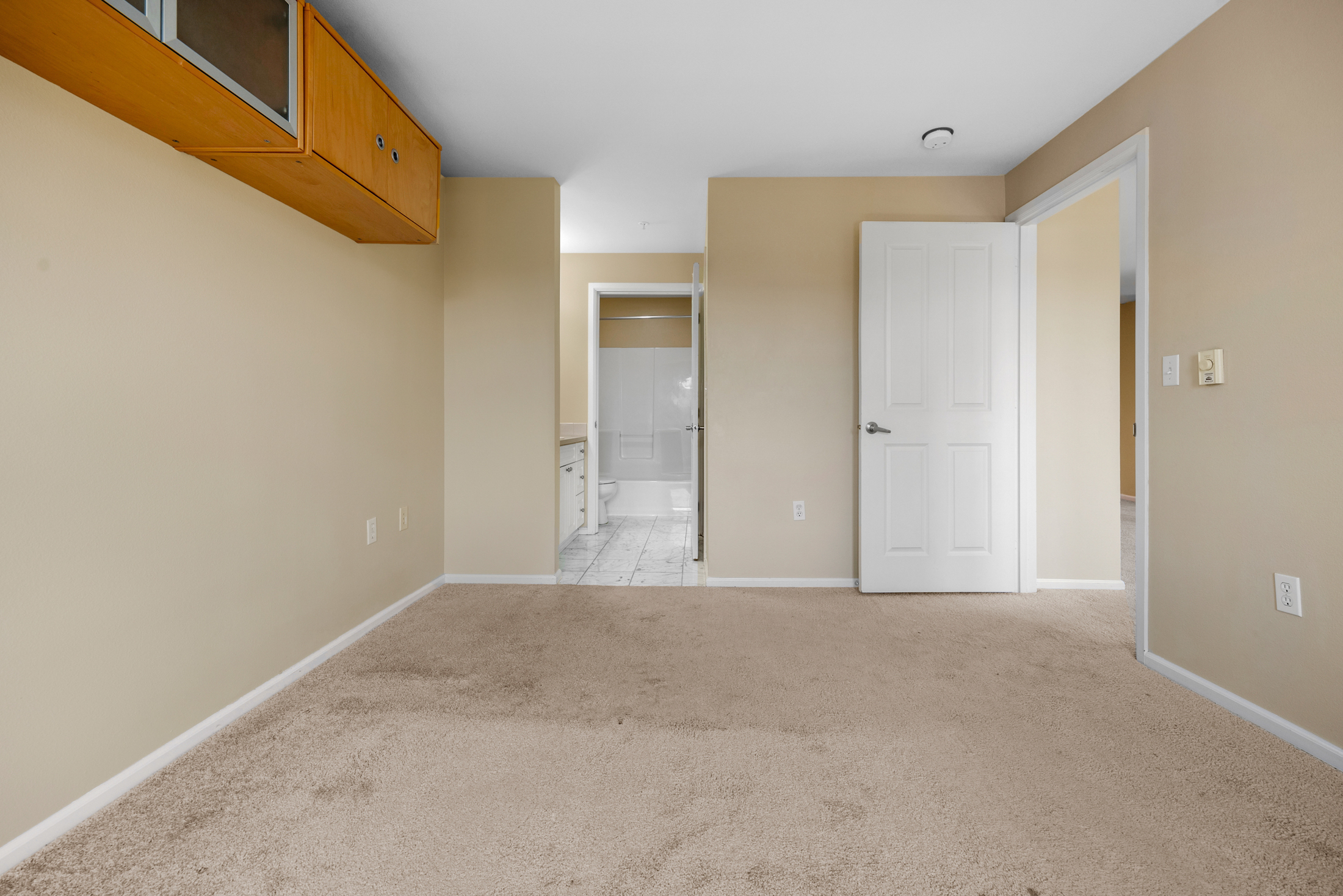  Immaculate University District Condo - 物件實景