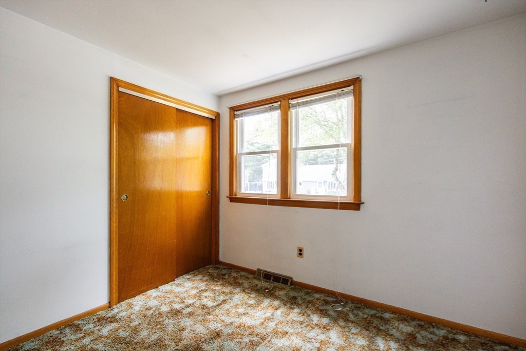 Stoughton, Massachusetts, 02072, United States, 4 Bedrooms Bedrooms, ,2 BathroomsBathrooms,Residential,For Sale,1976018