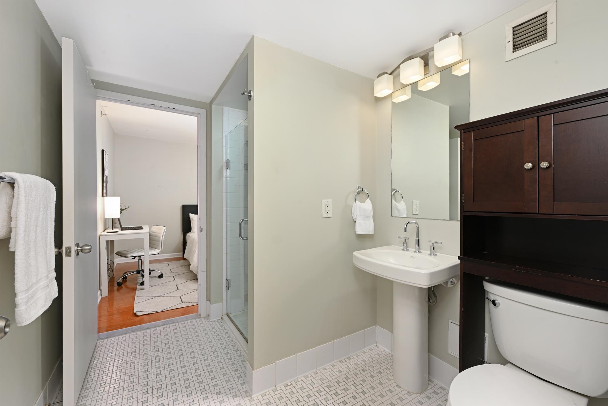 Jersey City, New Jersey, 07310, United States, 2 Bedrooms Bedrooms, ,2 BathroomsBathrooms,Residential,For Sale,1925571
