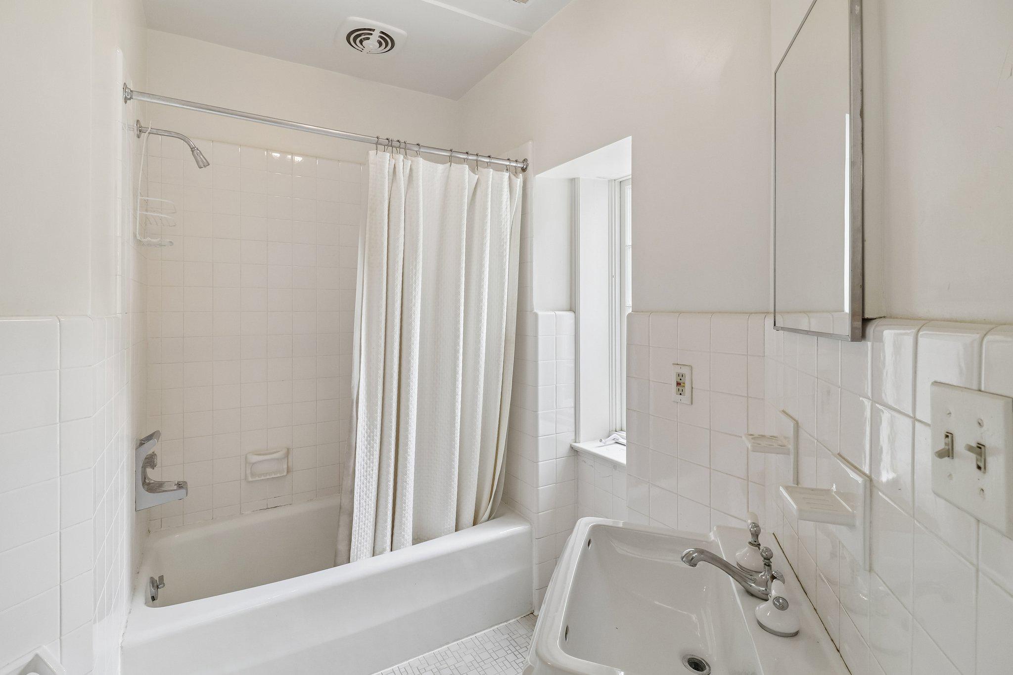  2920 44th Place NW, Washington, DC, 20016 - 物件實景