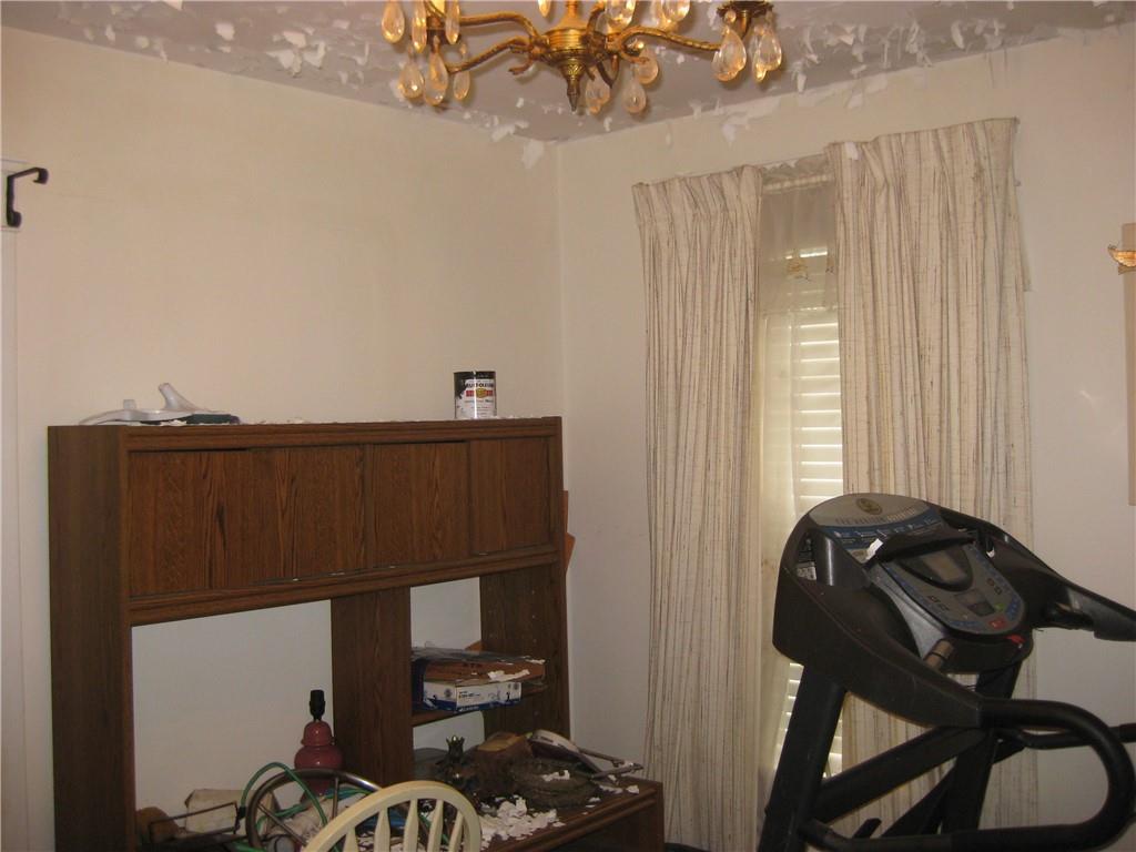 Middletown, Rhode Island, 02842, United States, 4 Bedrooms Bedrooms, ,2 BathroomsBathrooms,Residential,For Sale,1984430