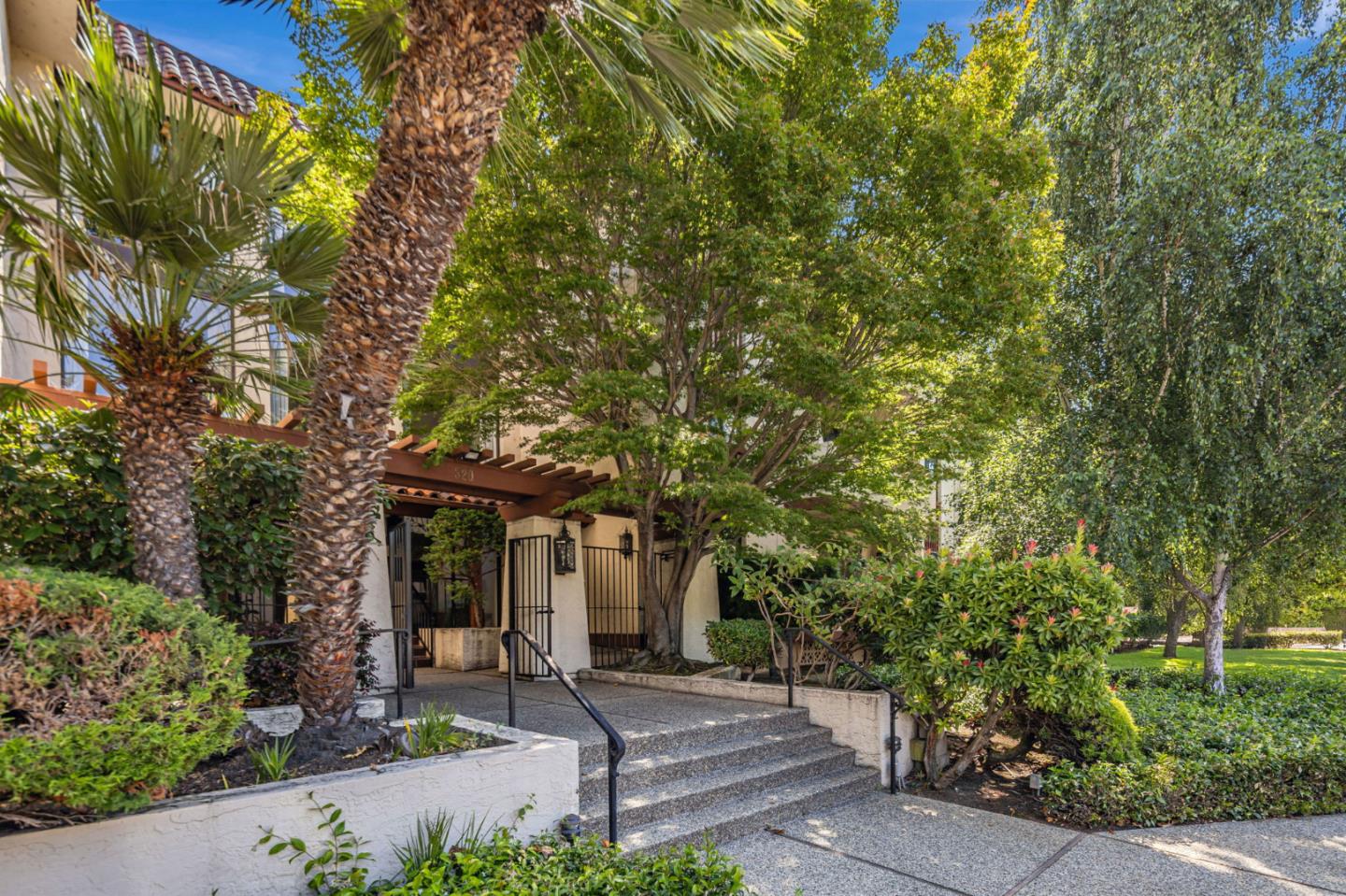 San Mateo, California, 94401, United States, 3 Bedrooms Bedrooms, ,2 BathroomsBathrooms,Residential,For Sale,1885391