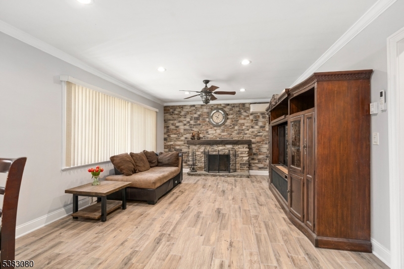 Vernon Twp., New Jersey, 07462, United States, 4 Bedrooms Bedrooms, ,2 BathroomsBathrooms,Residential,For Sale,1938631