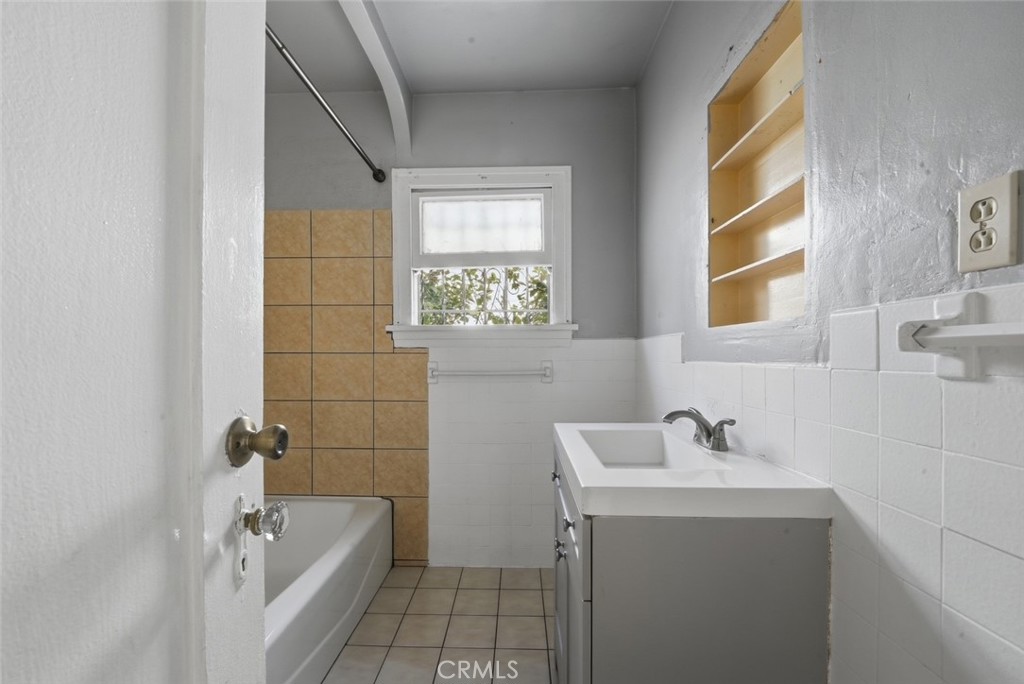 El Monte, California, 91731, United States, 2 Bedrooms Bedrooms, ,1 BathroomBathrooms,Residential,For Sale,1986309