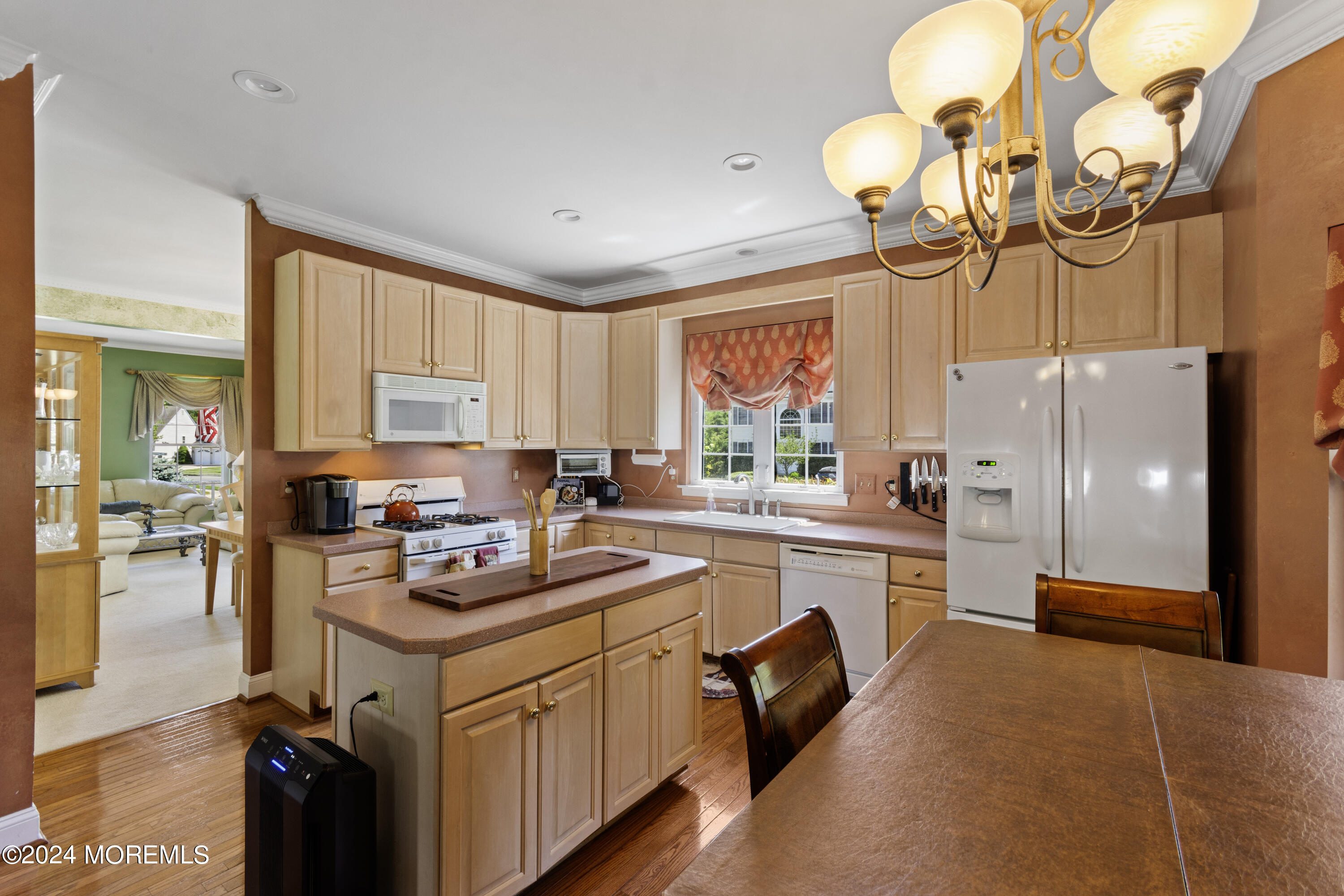 Howell, New Jersey, 07731, United States, 6 Bedrooms Bedrooms, ,3 BathroomsBathrooms,Residential,For Sale,1921817