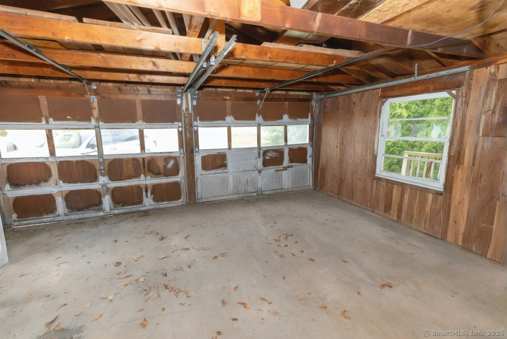 Montville, Connecticut, 06382, United States, 5 Bedrooms Bedrooms, ,3 BathroomsBathrooms,Residential,For Sale,1895951