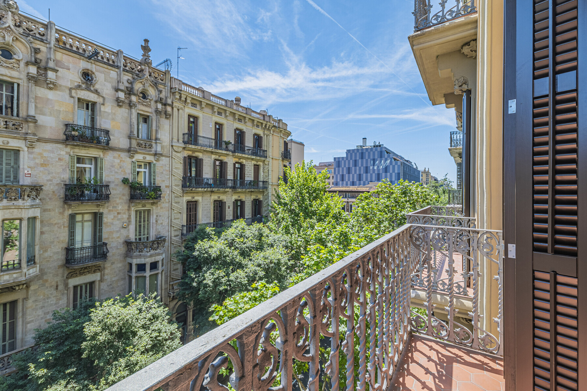  Modernist flat in Eixample with premium finishes in the Quadrat d