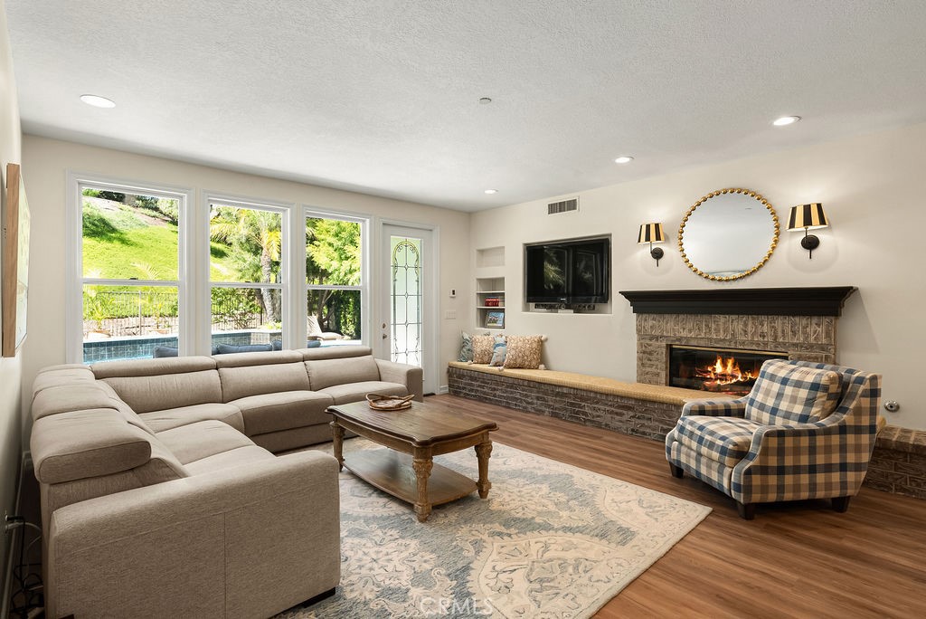 San Clemente, California, 92673, United States, 4 Bedrooms Bedrooms, ,3 BathroomsBathrooms,Residential,For Sale,1906996