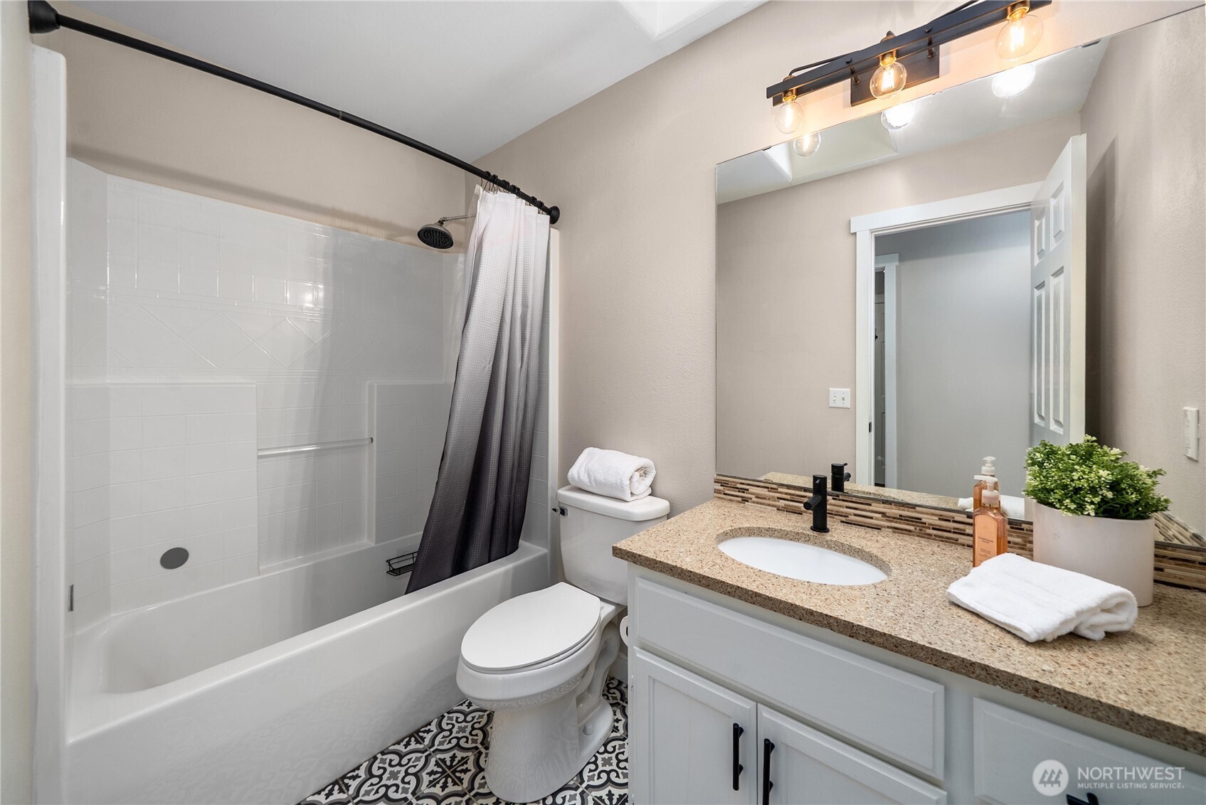 Orting, Washington, 98360, United States, 3 Bedrooms Bedrooms, ,2 BathroomsBathrooms,Residential,For Sale,1902843