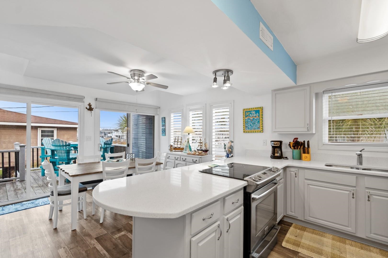 North Myrtle Beach, South Carolina, 29582, United States, 3 Bedrooms Bedrooms, ,2 BathroomsBathrooms,Residential,For Sale,2021186