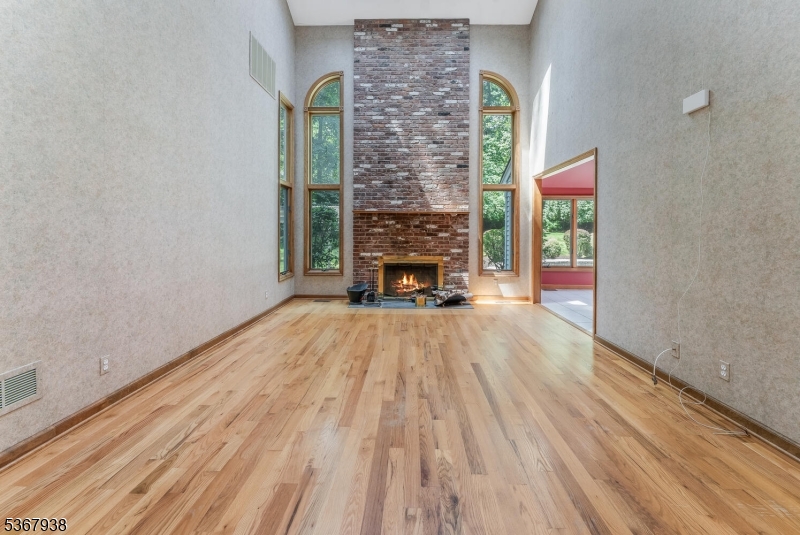 Raritan Twp., New Jersey, 08822, United States, 4 Bedrooms Bedrooms, ,3 BathroomsBathrooms,Residential,For Sale,1988299