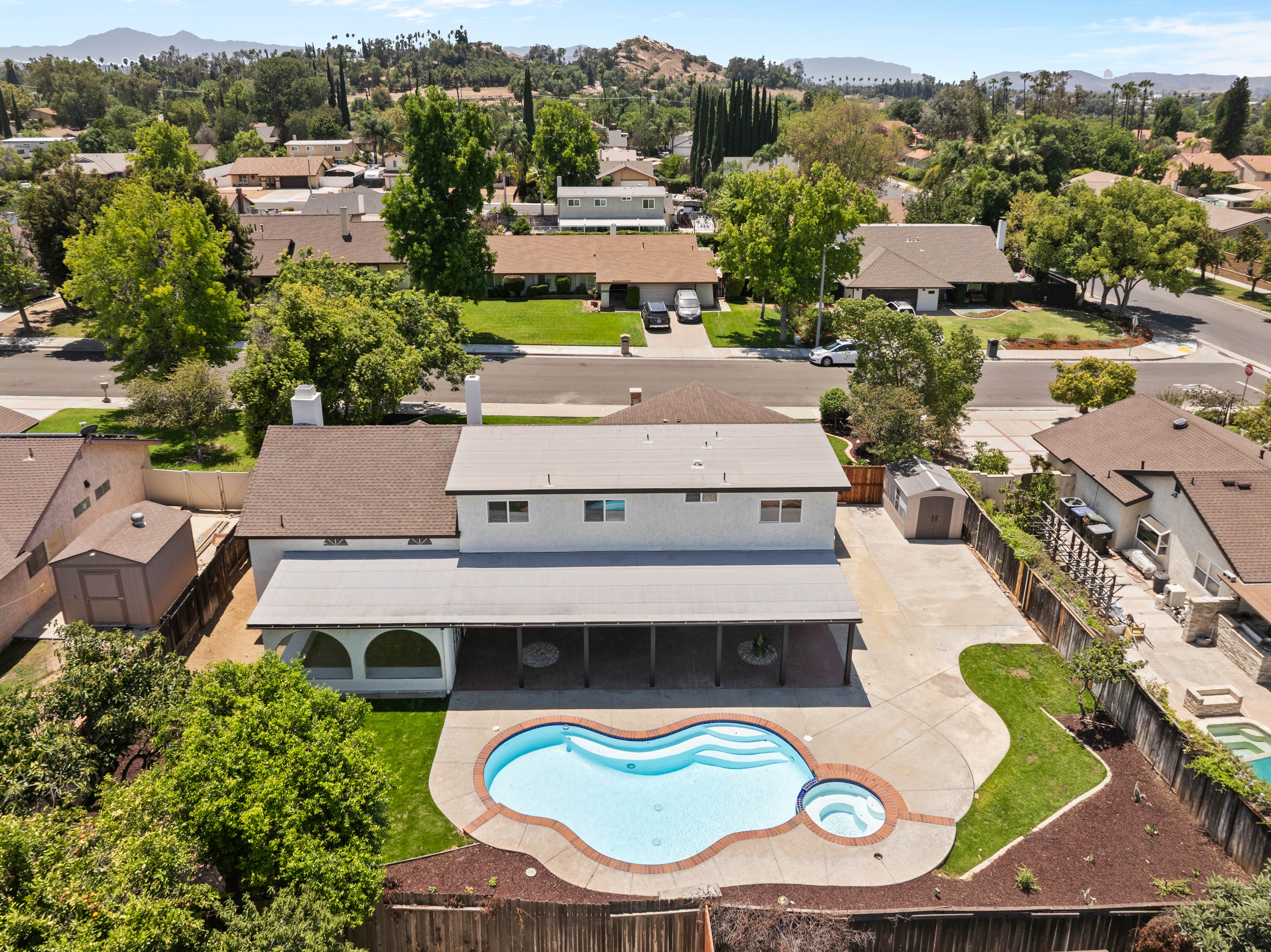  2463 Falling Oak Drive, Riverside, CA 92506 - 物件實景