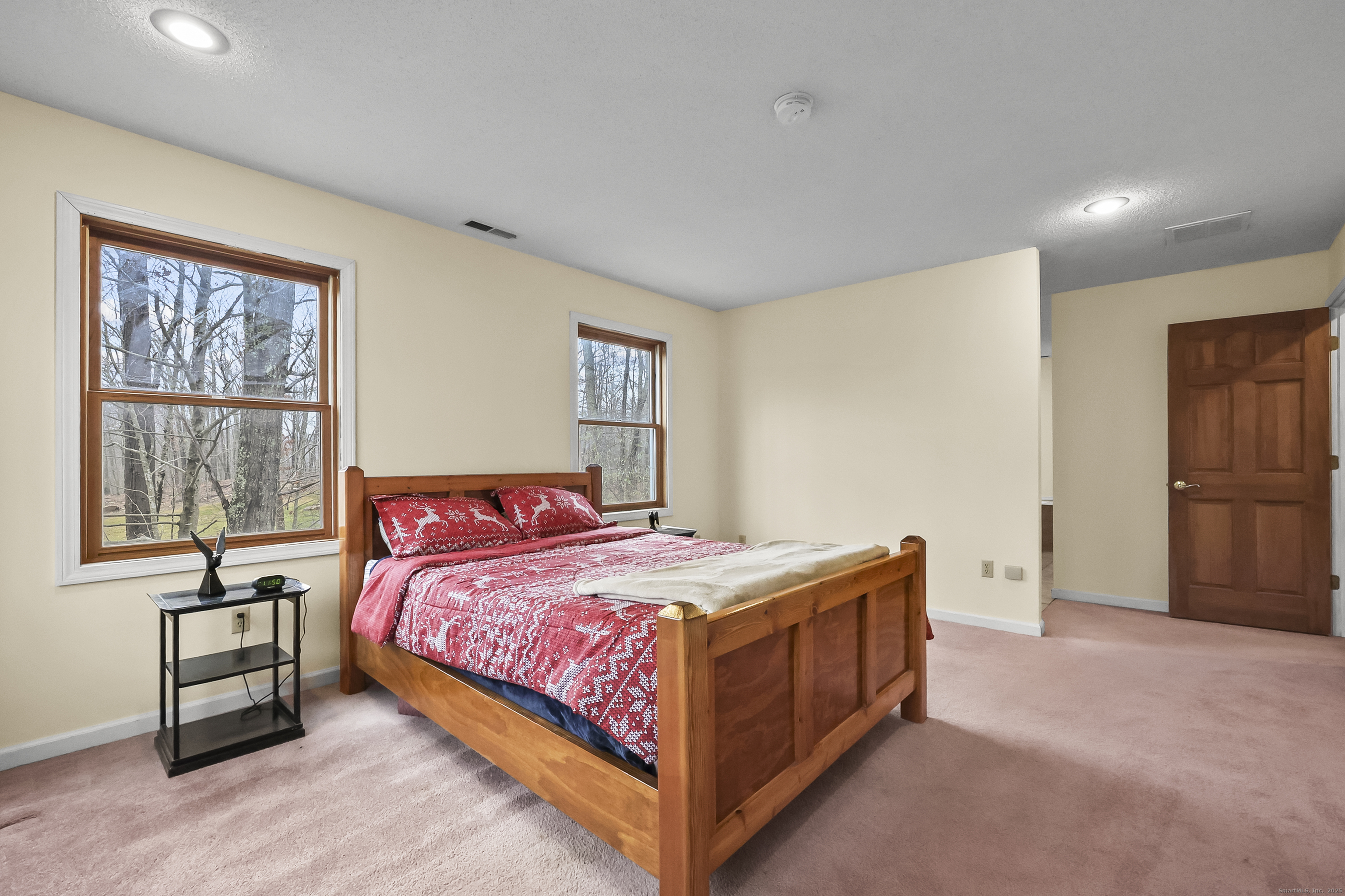 Lebanon, Connecticut, 06249, United States, 3 Bedrooms Bedrooms, ,4 BathroomsBathrooms,Residential,For Sale,1999598