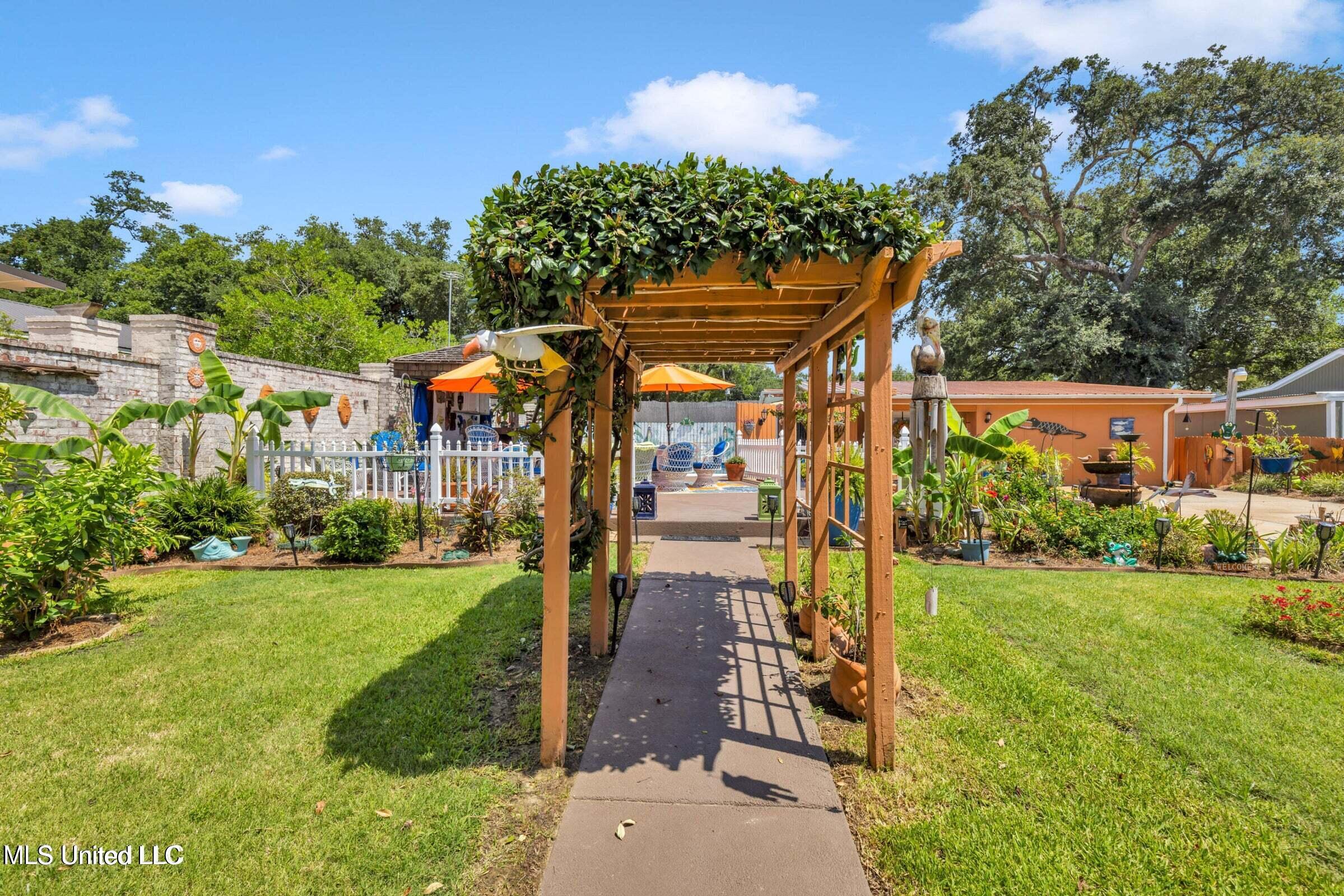 Biloxi, Mississippi, 39530, United States, 3 Bedrooms Bedrooms, ,3 BathroomsBathrooms,Residential,For Sale,1991800