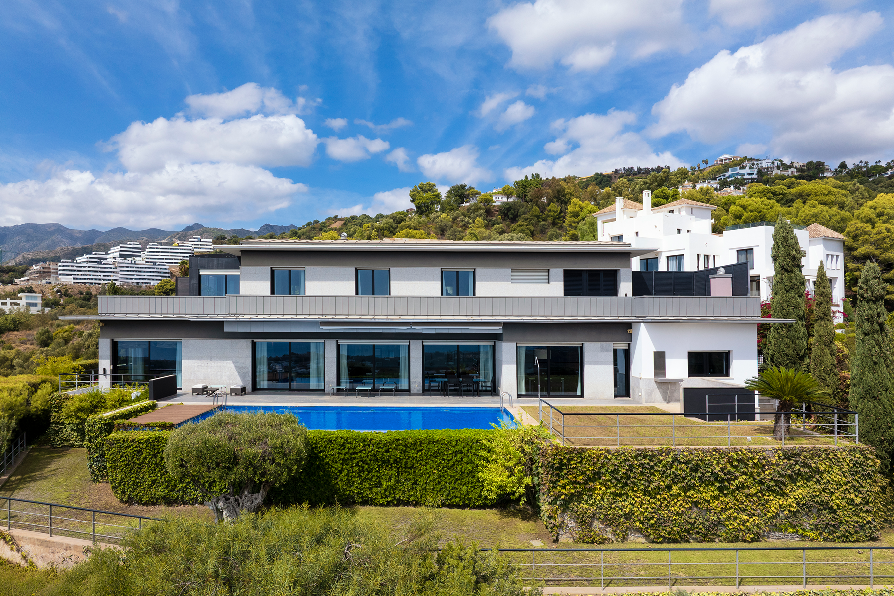  A modernist villa with captivating panoramic views - 物件實景