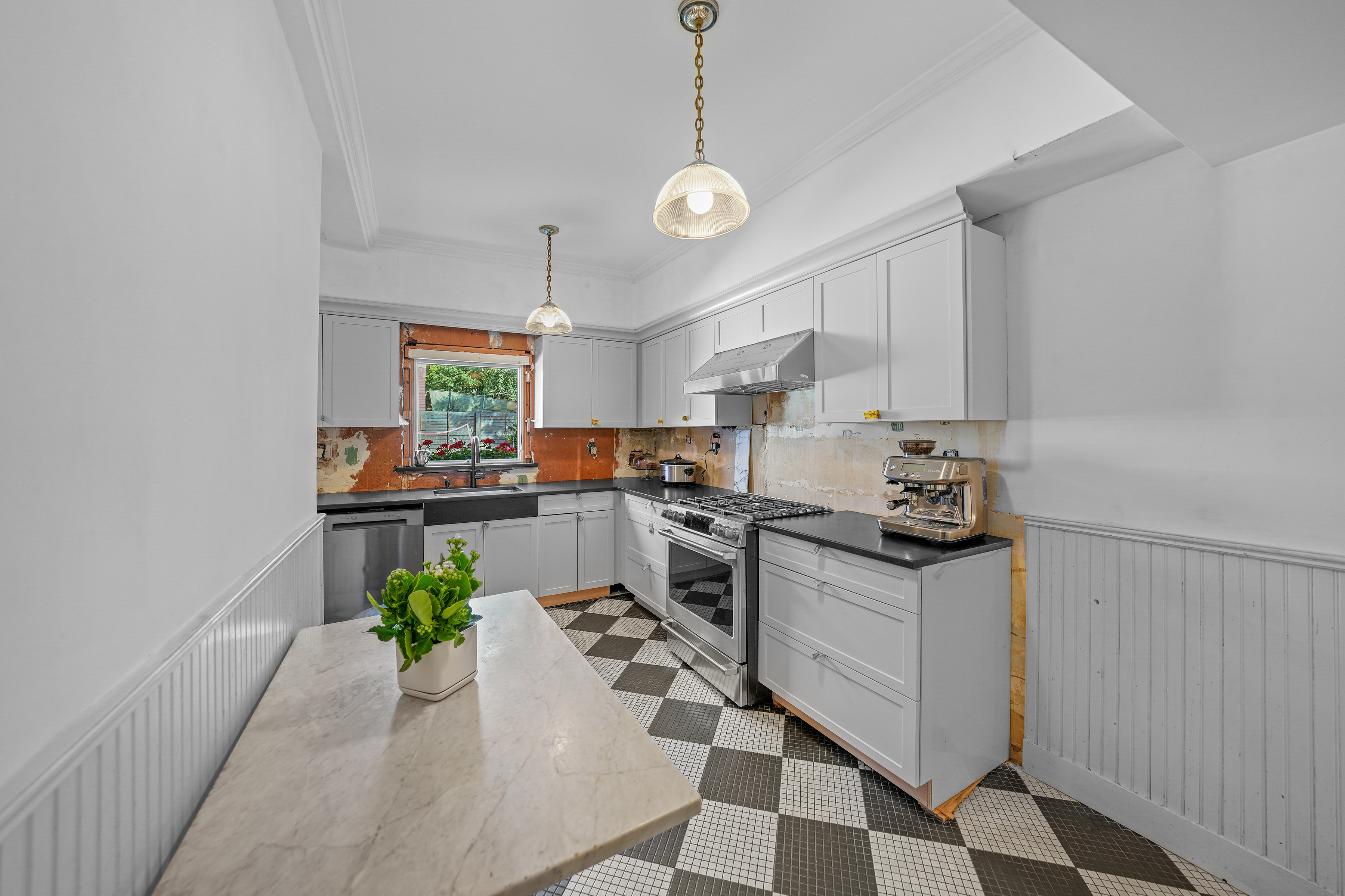 Brooklyn, New York, 11230, United States, 3 Bedrooms Bedrooms, ,2 BathroomsBathrooms,Residential,For Sale,1978633