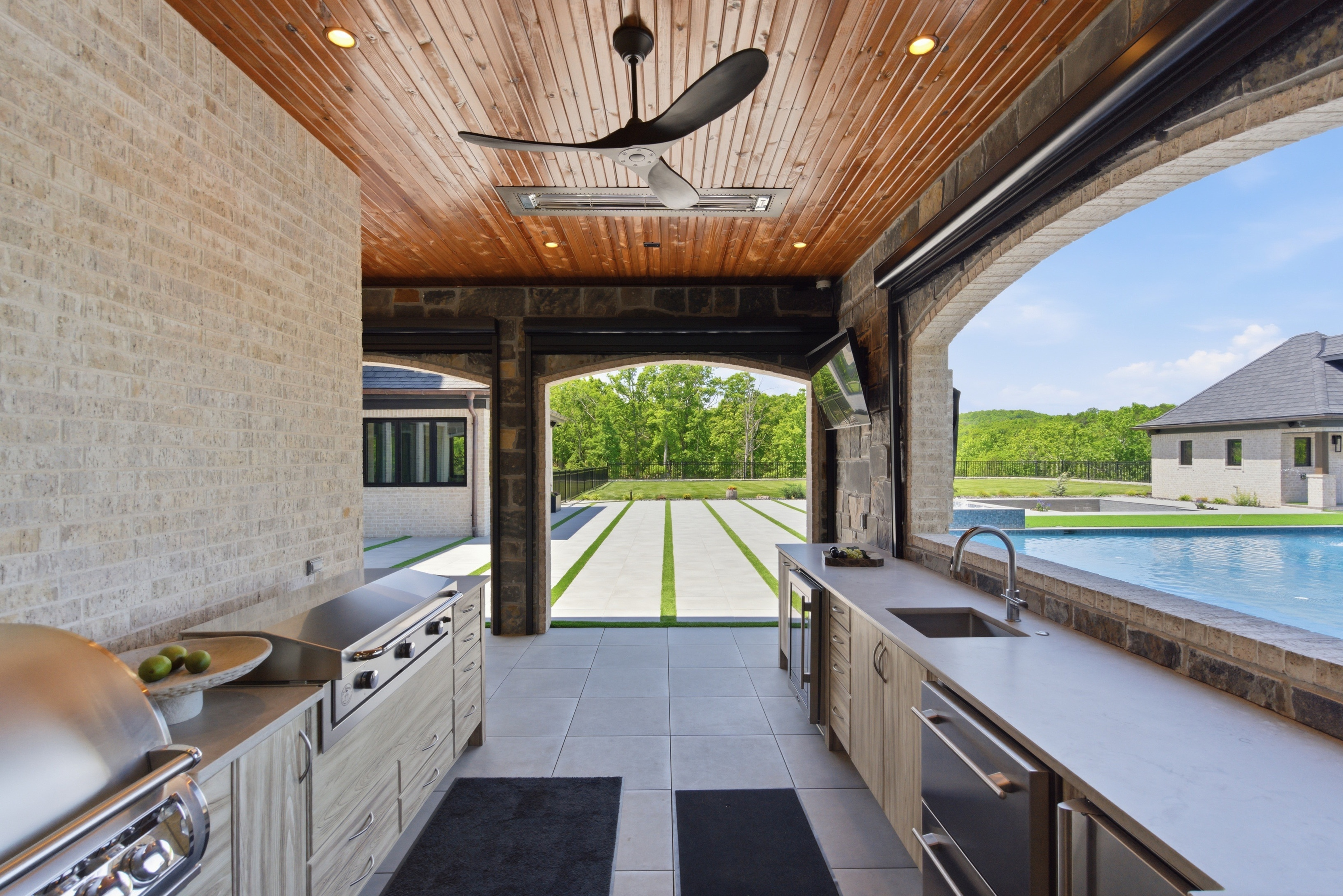  Luxurious Ozark Mountain Estate with Pool, Sports Complex & Private Track - 物件實景