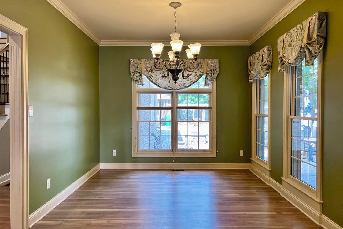 Franklin, Kentucky, 42134, United States, 4 Bedrooms Bedrooms, ,3 BathroomsBathrooms,Residential,For Sale,1941979