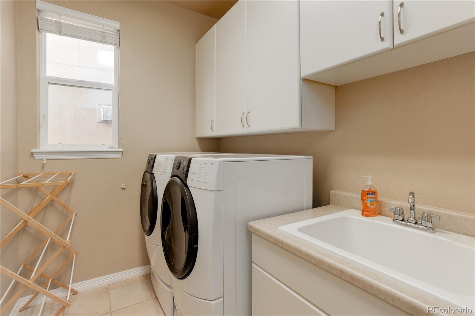 1721 S Poplar Way, Denver, Colorado, 80224, United States, 3 Bedrooms Bedrooms, ,3 BathroomsBathrooms,Residential,For Sale,1721 S Poplar Way,1664178