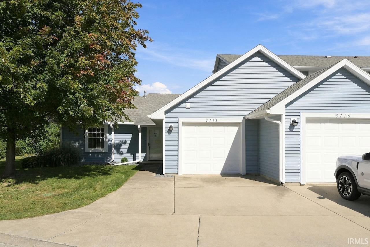 Lakeside Dr, Muncie, IN 47304