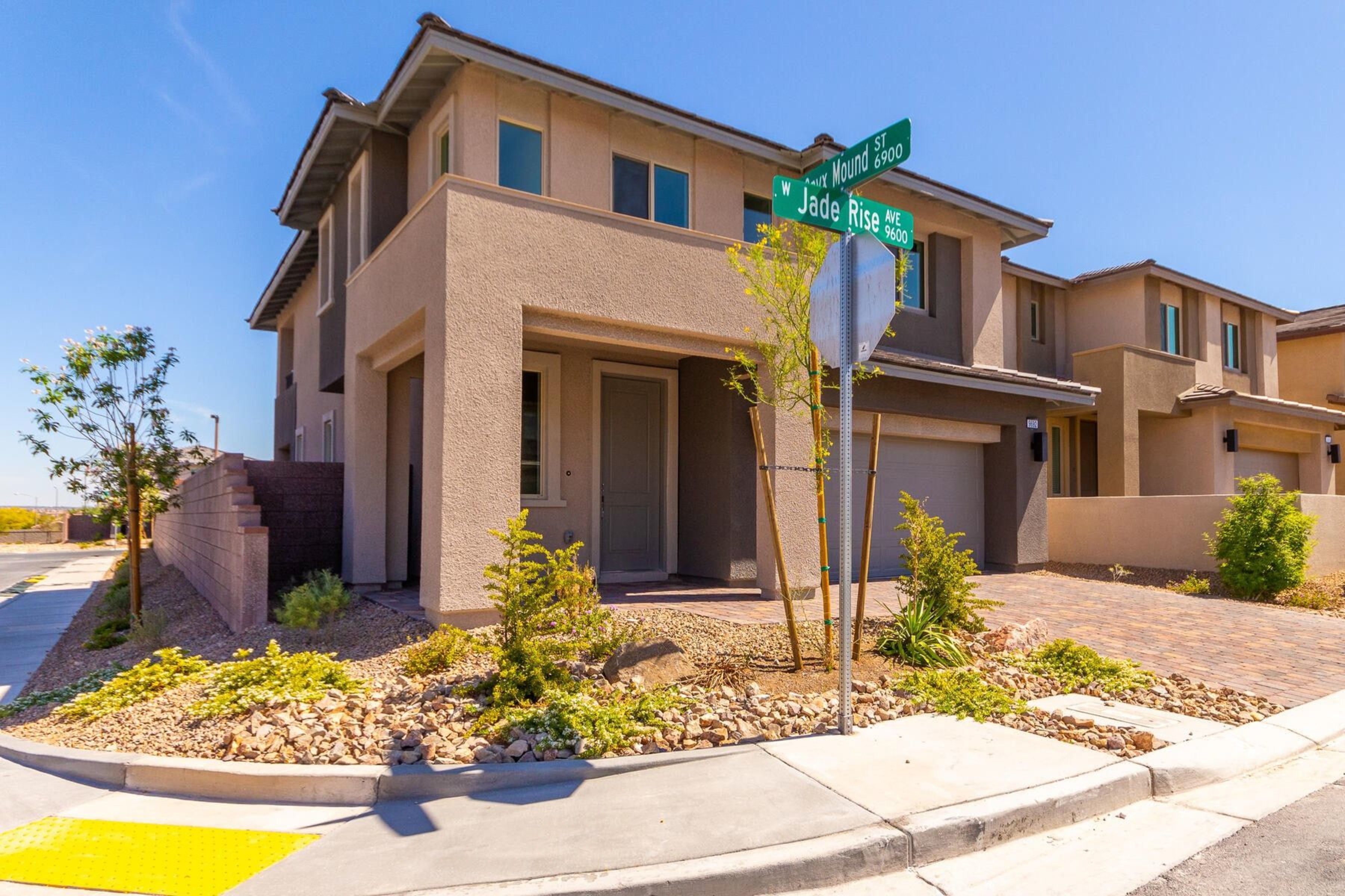  Four bedroom corner lot in very desirable southwest gated community - 物件實景