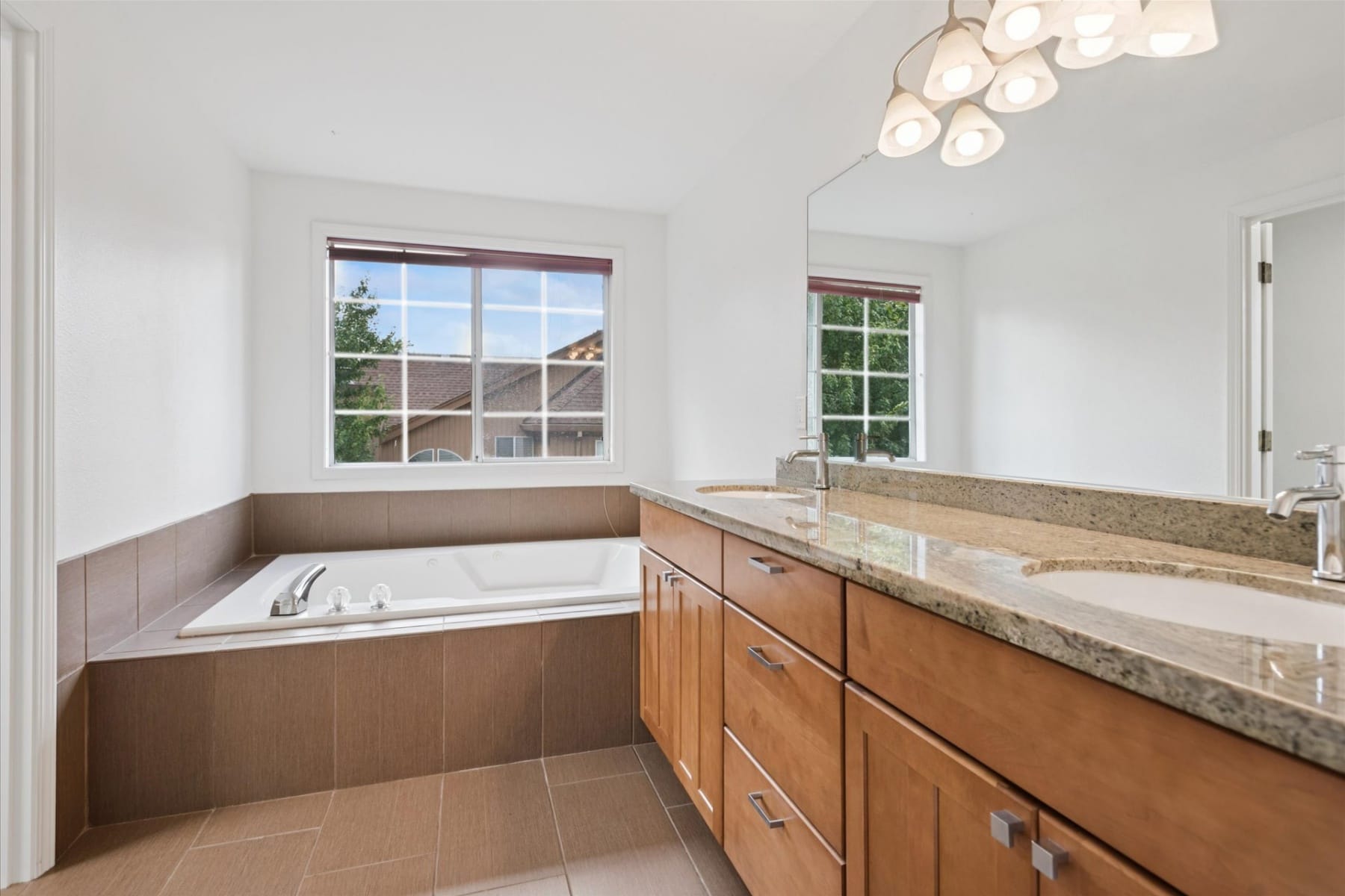  5904 BAY POINT DR Lake Oswego, OR 97035 - 物件實景