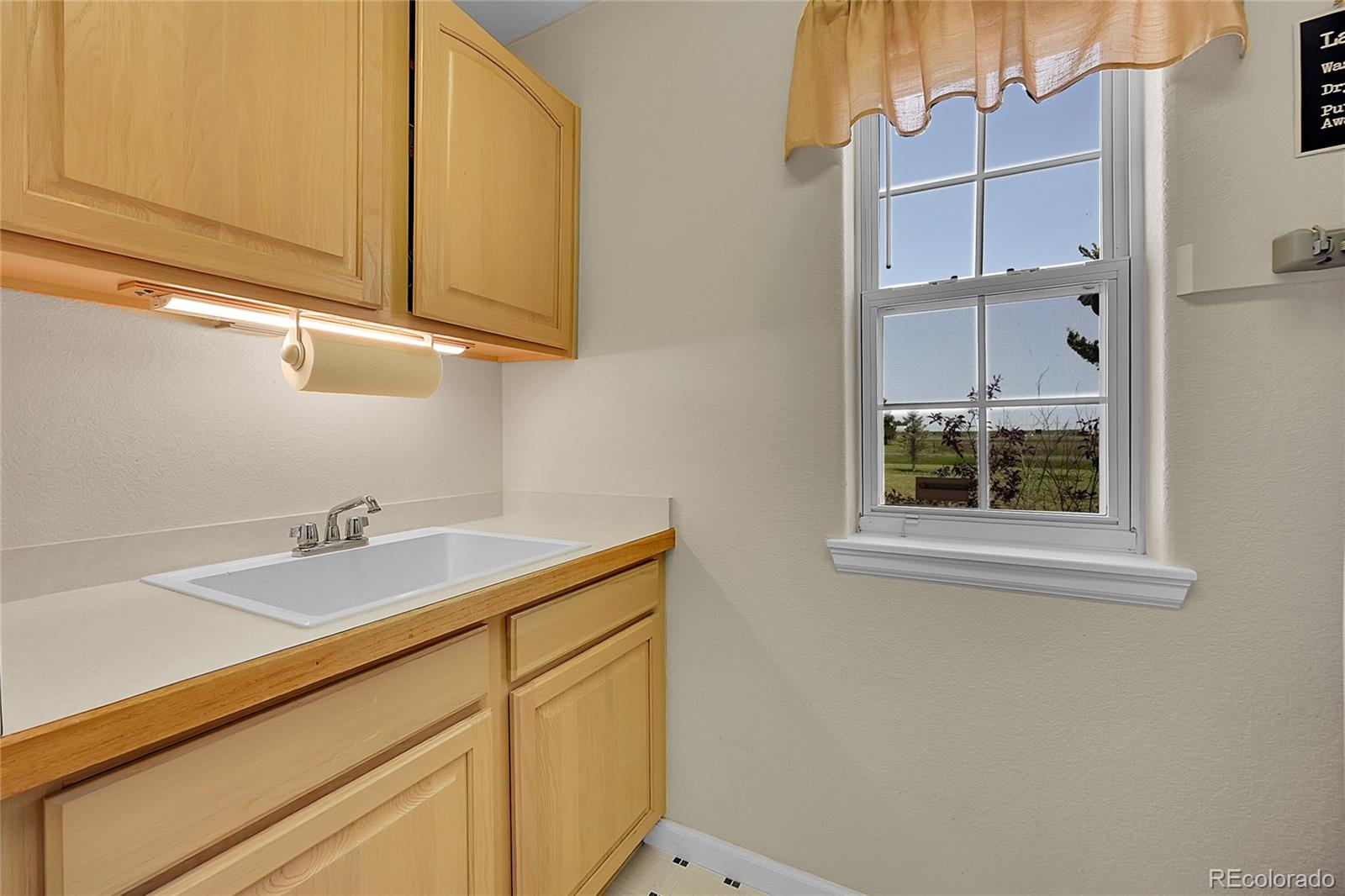 Strasburg, Colorado, 80136, United States, 3 Bedrooms Bedrooms, ,4 BathroomsBathrooms,Residential,For Sale,1847034